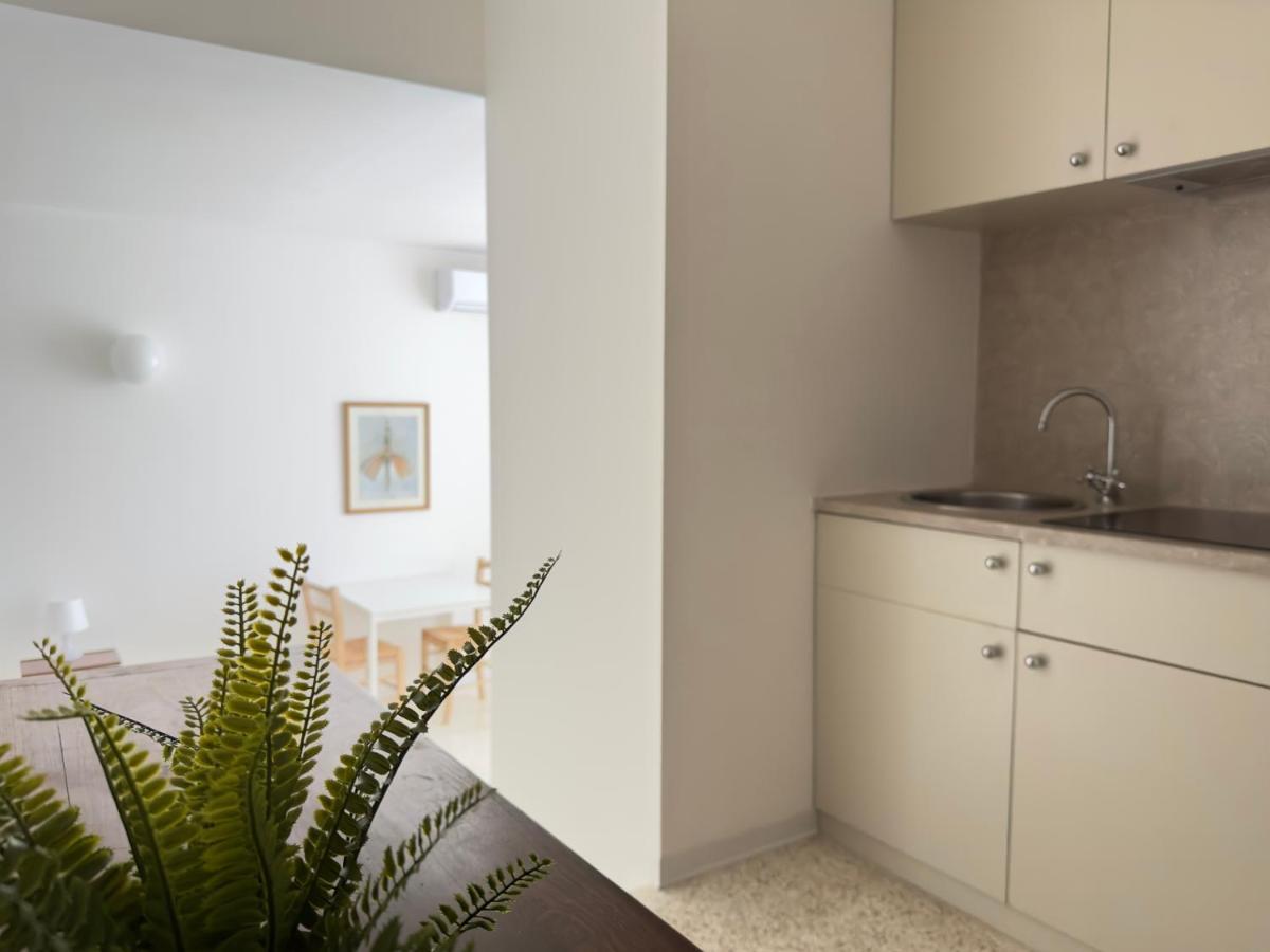 Minimal Apartment Navigli Milan Exterior photo
